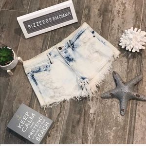 Abercrombie & Fitch high rise cut off shorts 27/4